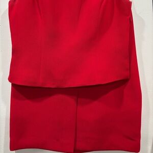 2 pieces suit set. Still in excellent conditions